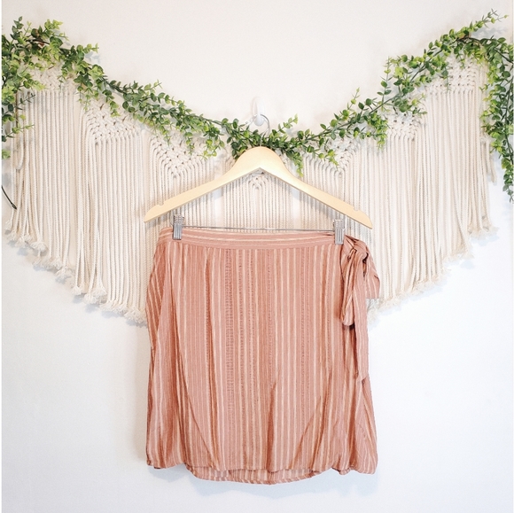 American Eagle Outfitters Dresses & Skirts - AMERICAN EAGLE Pink Striped Wrap Button Tie Mini Skirt sz L